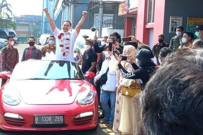 Saipul Jamil saat keluar dari Lapas Klas I Cipinang, Kamis (2/9/2021)
