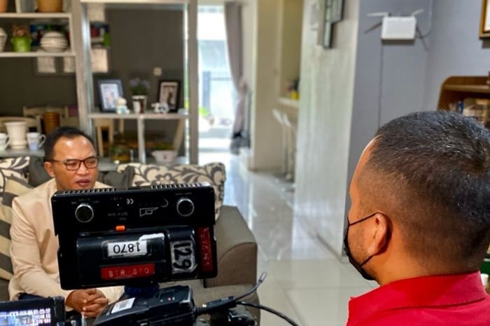 Rohman Hidayat, pengacara Yosef Hidayah, suami korban mengunggah foto menohok di akun Instagram pribadinya. 