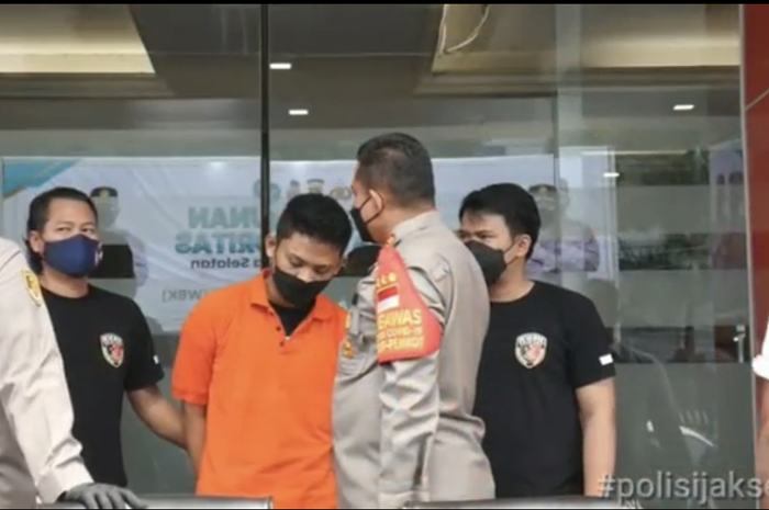 Foto pelaku pembunuhan wanita di hotel Jaksel yang beredar di media sosial.