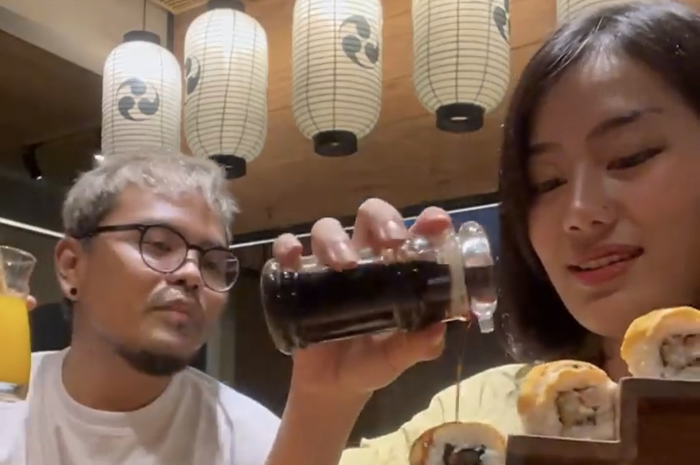Foto mesra kekasih Coki Pardede, Firsabila yang curhat di akun Instagram pribadinya.