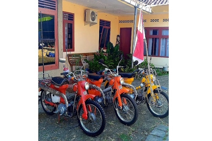 Profil Singgah Sekejap ahli motor lawas, koleksi motornya ngeri bro.