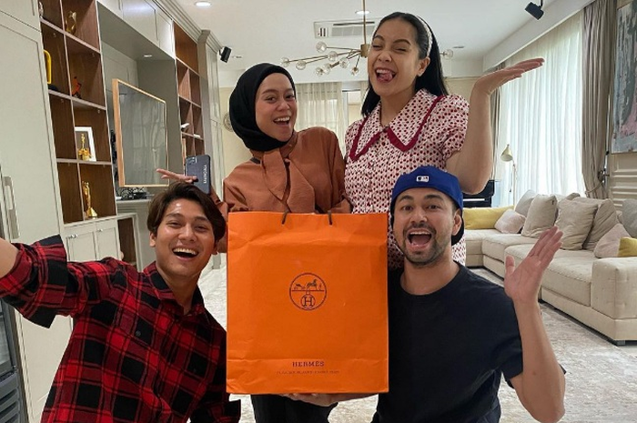Nagita dan Raffi Ahmad dapat kado mewah dari Rizky Billar dan Lesti Kejora