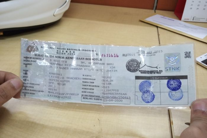 Foto ilustrasi STNK. Masih ada diskon pajak kendaraan, buruan bayar.