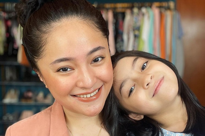 Potret Sienna Kasyafani dengan ibunya Marshanda