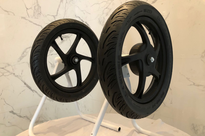 PT. Banteng Pratama Rubber, selaku produsen ban Mizzle meluncurkan produk barunya untuk motor matik 14 inci, pada (17/9/2021).