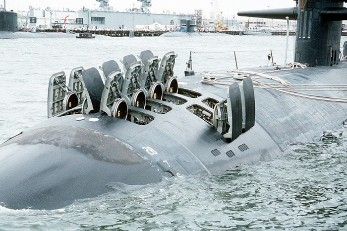 Untuk melengkapi angkatan lautnya, sebagai bagian dari kesepakatan militer baru yang dicapai dengan Inggris dan Amerika Serikat.