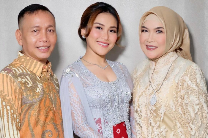 Ayah Ayu Ting Ting dipanggil polisi usai dilaporkan balik oleh kelurga haters KD