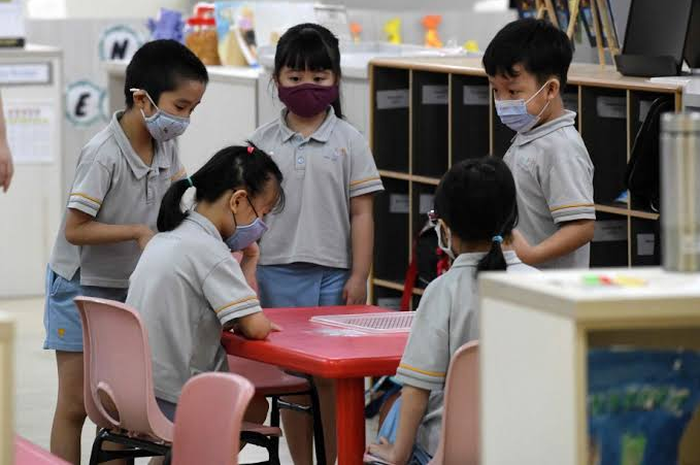 Siswa SD di Singapura