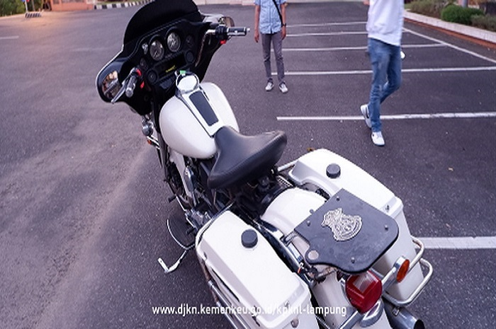 Motor bekas Harley-Davidson dilelang murah