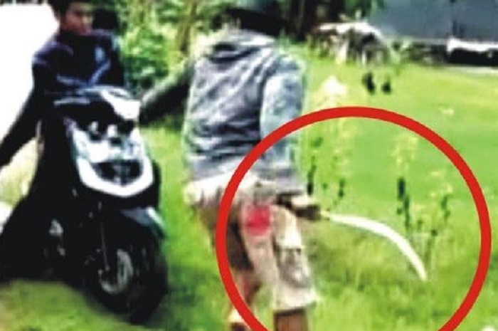 Ilustrasi pembacokan. Pemotor dibacok tukang becak di Kota Medan, Sumatera Utara gara-gara kesal enggak terima disenggol.