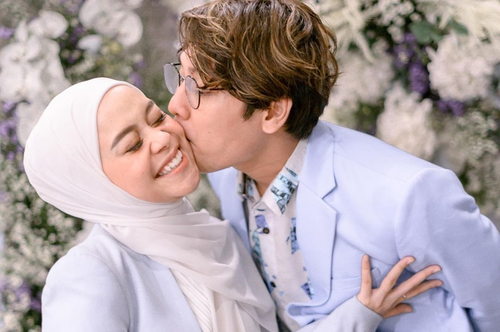 Rizky Billar umumkan kehamilan Lesti Kejora