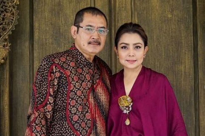 Bambang Trihatmodjo dan Mayangsari