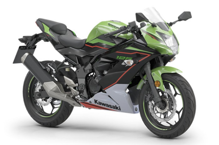 Motor sport baru Kawasaki Ninja versi pelajar resmi dirilis, lebih irit bensin harganya bikin bikers kaget.