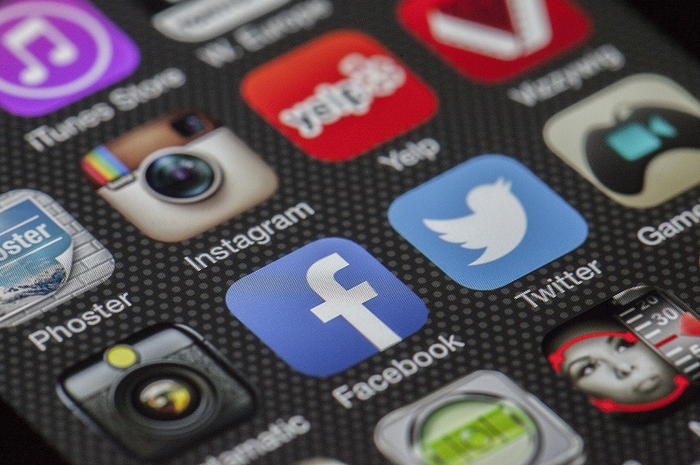 Gagal unggah foto dan video, ternyata ini penyebab Facebook, IG dan WhatsApp sudah down lebih dari 8 jam. Berikut penjelasannya.
