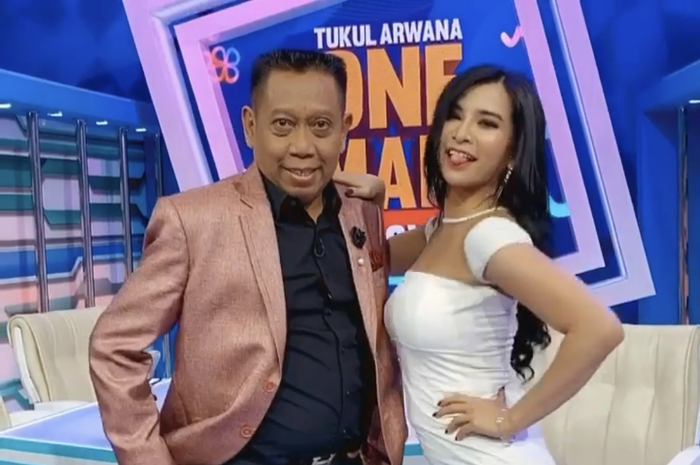 Netizen kalap melihat foto Tukul Arwana nempel Maria Vania. Mereka berebut komentar terhadap foto Tukul Arwana bareng sang presenter cantik