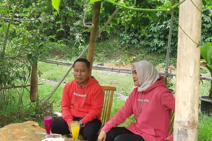 Narji Cagur mencuri perhatian lewat foto panen kebun miliknya di Pekalongan, Jawa Tengah.