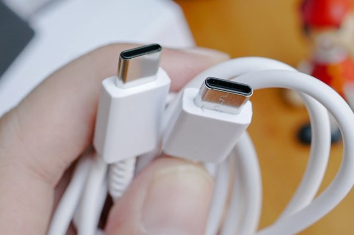 Ilustrasi kabel USB Type C.