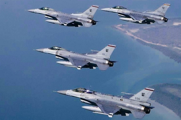 Pesawat tempur F-16 milik Angkatan Udara Republik Singapura (RSAF).