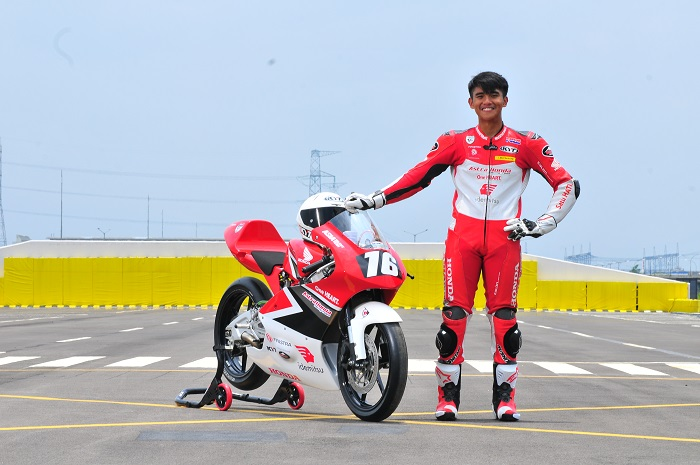 Bikin bangga, ada dua pembalap Indonesia dalam satu tim di dua ronde MotoGP kedepan, yaitu MotoGP Emilia Romagna 2021 dan MotoGP Algarve 2021.