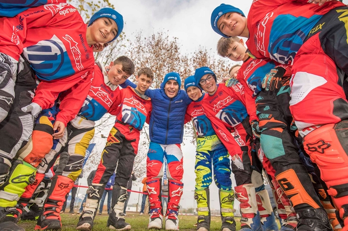 Marc Marquez jadi guru motocross anak-anak