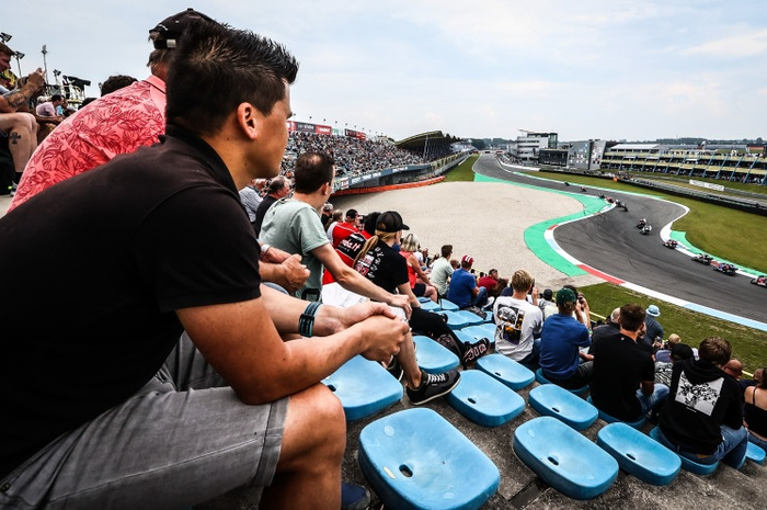 Tiket nonton langsung WorldSBK Indonesia 2021 resmi dijual serentak di lima platform digital, begini cara dan syaratnya.
