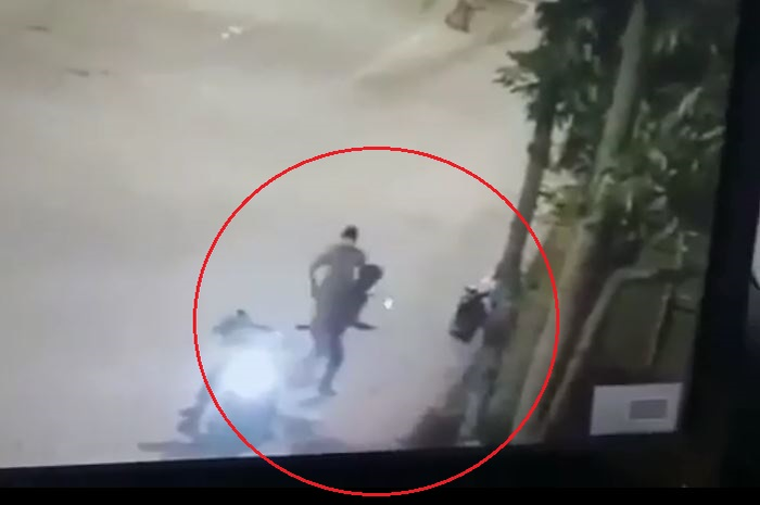 Video pemotor dibegal namun selamat dan motor aman, ternyata cara lolosnya begini brother.