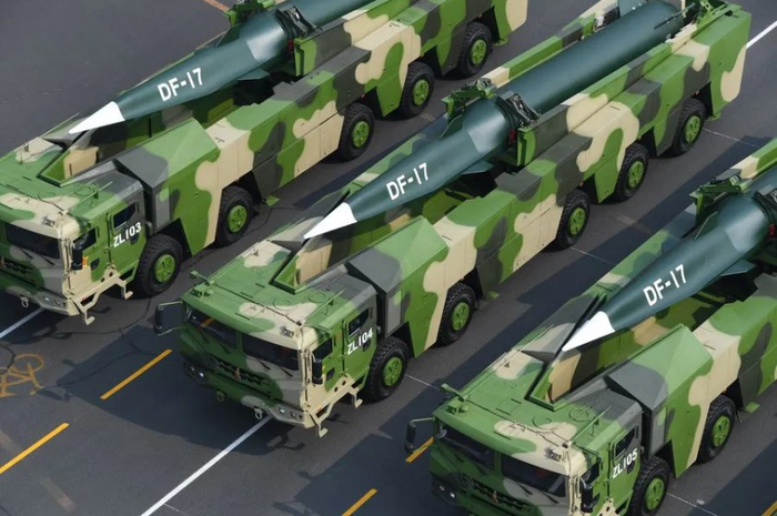 Rudal hipersonik China DF-17
