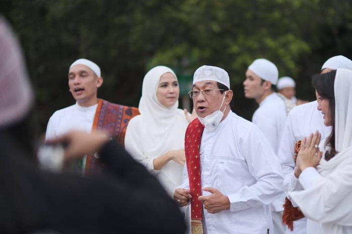 Anwar Fuady menyentil artis yang bicara kasar kembali viral di sosial media. Pernyataan Anwar Fuady itu tertuju kepada Nikita Mirzani.