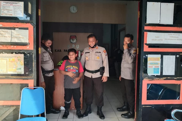 Foto tampang Kapolsek Parigi Iptu IGDN yang dicopot sengaja disebarkan di media sosial. Nomor telepon Kapolsek Parigi juga dicantumkan.