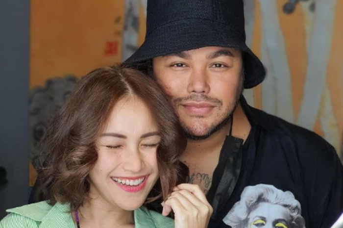 Ayu Ting Ting dan Ivan Gunawan.  