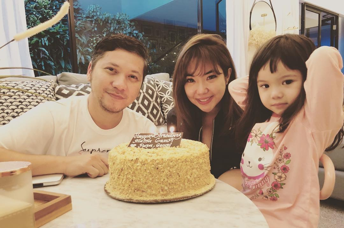 Beragam respons netizen terlontar. Foto Gisel merayakan ulang tahun bareng Gading Marten dan Gempi ramai komentar. 