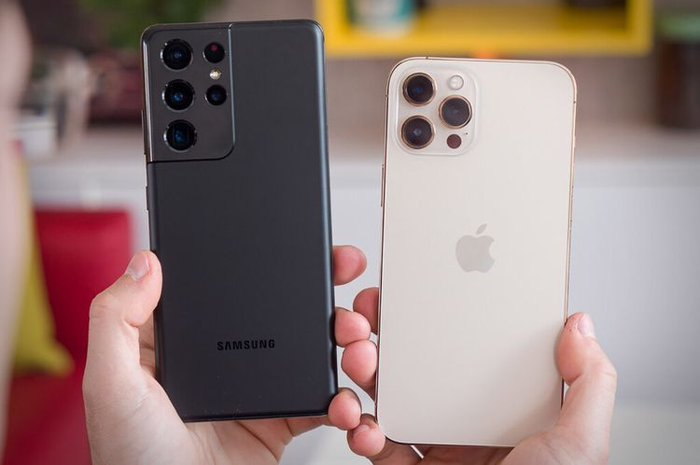 Samsung Galaxy S21 Ultra dan iPhone 13