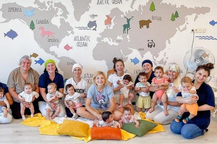 Seorang wanita berusia 24 tahun yang tinggal di Batumi, Georgia, Amerika Serikat (AS), Kristina Ozturk, menjadi viral karena memiliki 21 bayi.