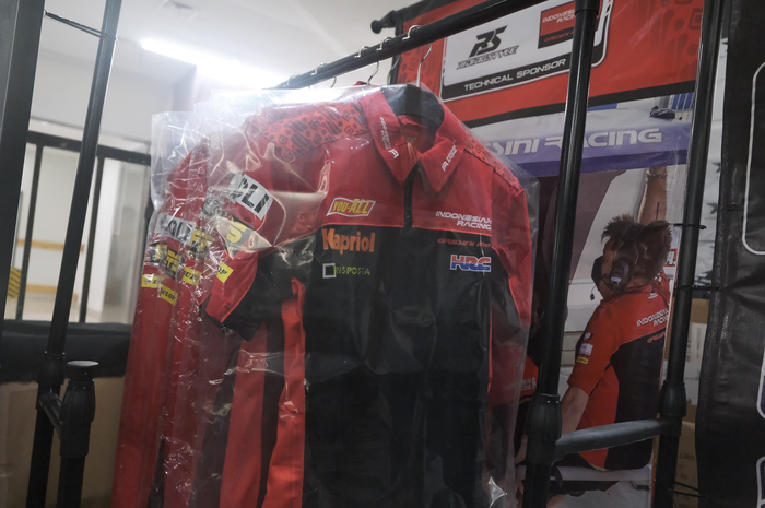 Sikat! Apparel kru 'Tim Indonesia' di MotoGP lagi kena diskon sampai Rp 30 persen, cuma sampai besok.