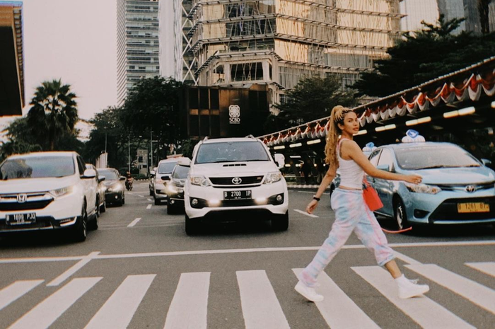 Hubungan antara Nikita Mirzani dan Polda Metro Jaya itu seolah mengingatkan kita atas tudingan pengacara kondang Elza Syarief.