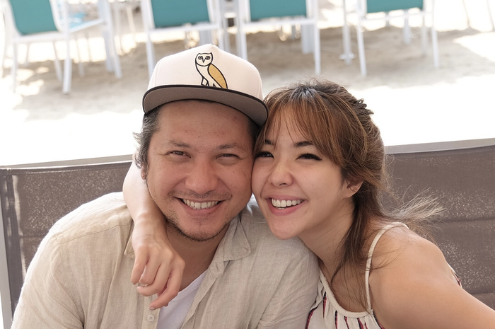Dalam foto itu seolah Gisel tak ingin kehilangan papa Gempi. Tentu saja, foto Gisel menuai komentar netizen. 