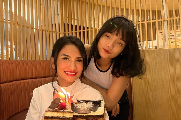Foto terakhir Vanessa Angel yang diunggah di akun Instagram pribadinya semakin dibanjiri ungkapan bela sungkawa. Banyak yang tak percaya.