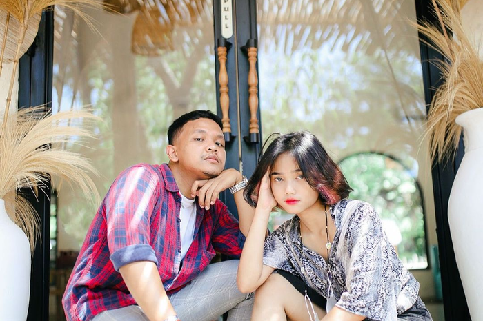Melihat foto sopir Vanessa Angel terus dibanjiri hujatan gegara dianggap lalai, Wirang Birawa ikut turun gunung. Dia bilang begini.