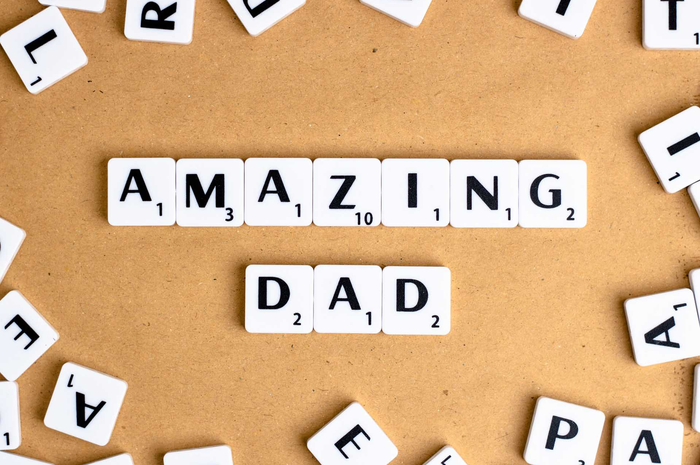 Ungkapan hari ayah yang paling umum dalam bahasa Inggris adalah happy father's day.