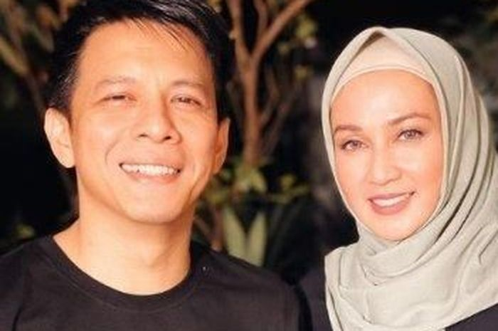 Ariel Noah dan Dina Lorenza