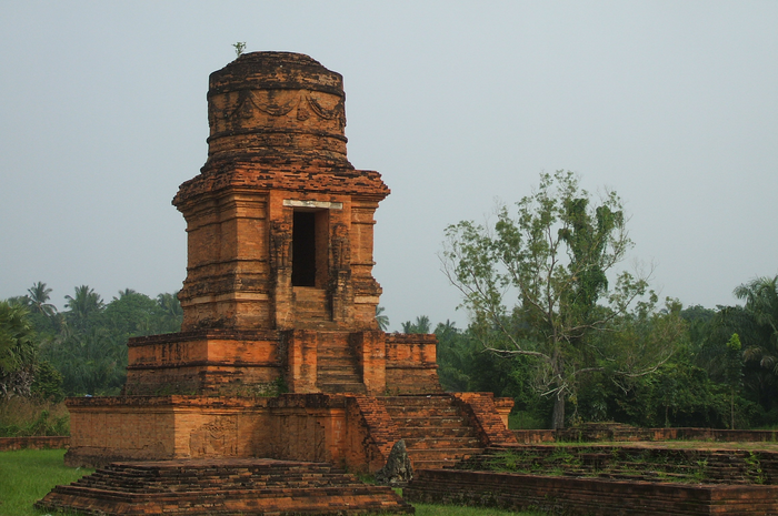Candi Bahal I, kompleks candi Peninggalan Kerajaan Majapahit.