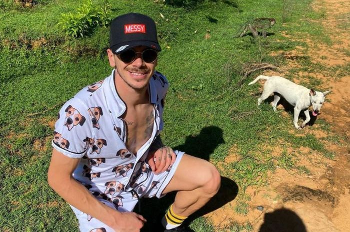 Baru sampai di Mandalika, pembalap WSBK Scott Redding nyasar dan disambut beberapa hewan.