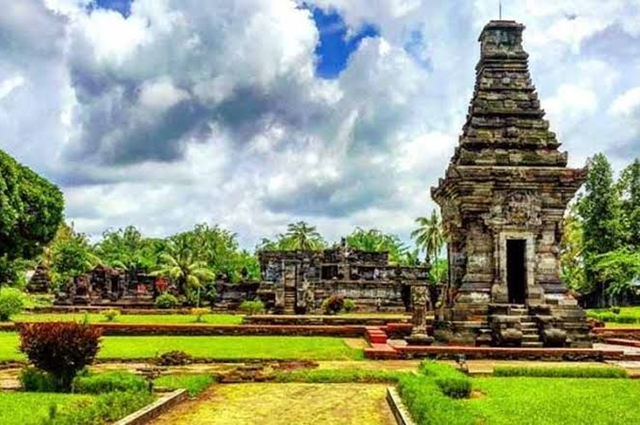 Candi Penataran, salah satu peninggalan Kerajaan Majapahit.