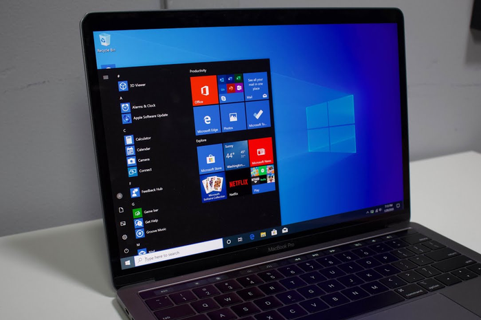 IlustrasiOS Windows di Macbook