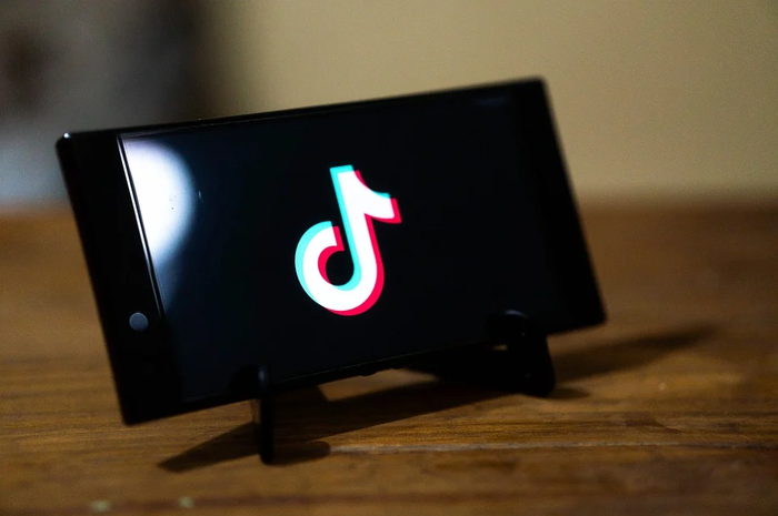 Ilustrasi cara video masuk beranda FYP TikTok