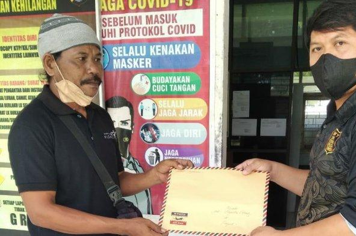 Polisi dari Polres Lombok Tengah melacak akun yang menuduh pawang hujan gagal saat gelaran WorldSBK Indonesia 2021 di sirkuit Mandalika.