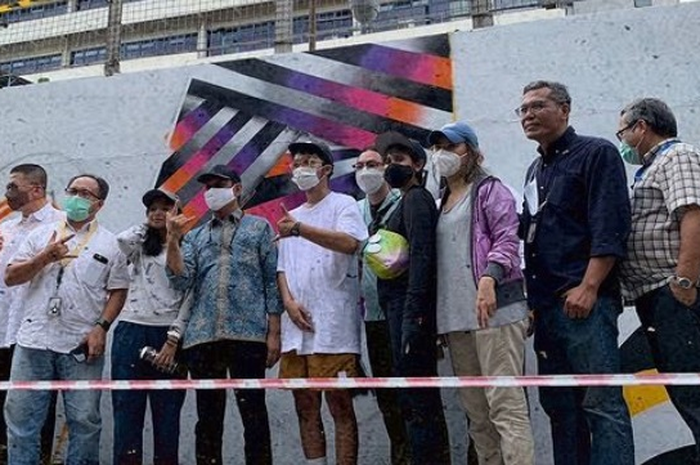 Kompas Gramedia Bersama 7 Seniman Mural