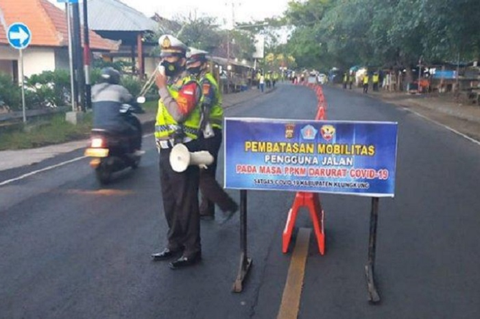Ilustrasi. PPKM level 3 akan diberlakukan saat libur Natal dan Tahun Baru 2022 di seluruh Indonesia, bikers wajib baca aturan lengkapnya.