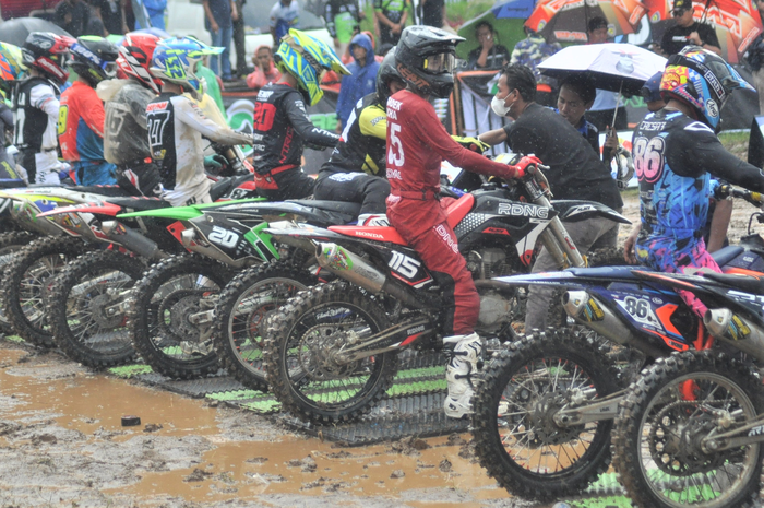 Balap garuk tanah bertajuk Powertrack 2021 ronde pertama sirkuit Gelora Banjar Patroman, Jawa Barat, menjadi ajang perangnya knalpot racing.