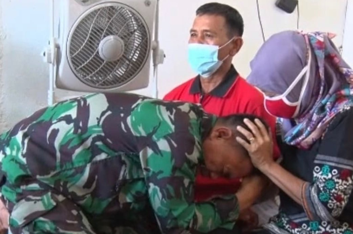Anggota TNI AU Koptu Mesman telah diperiksa Pomau dan Intel Lanud Roesmin Nurjadin, Riau, terkait kasus pengusiran ibu mertua. 